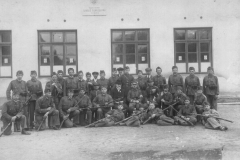 Drużyna Hufca Państwowej Szkoły Zawodowo Dokształcającej w Nisku, zdjęcie wyk. 3 maja 1929 r.